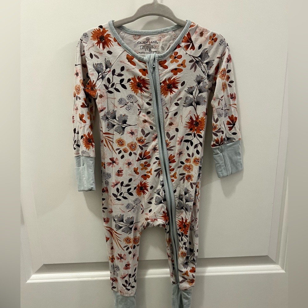EUC Caden Lane Convertible Zip Romper